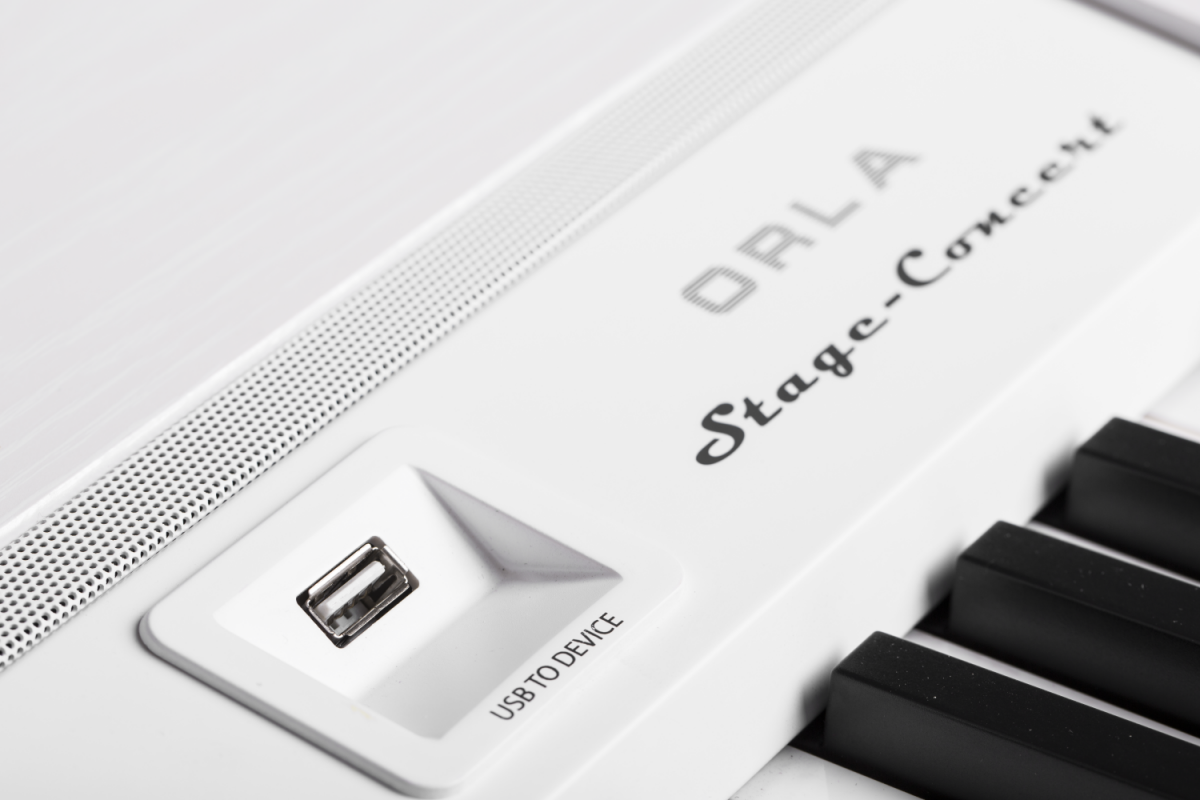 Orla Stage Concert White digitální stage piano Clarina